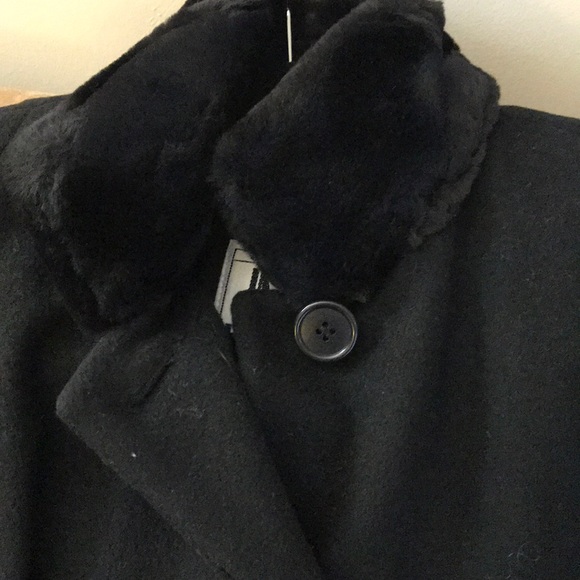 Jones New York Wool Coat with Faux Fur Detail - Picture 3 of 3